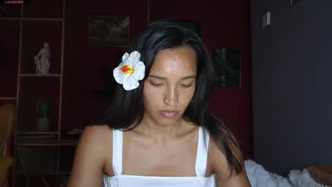 Snapshot of tia_j chatting on May 21, 5:53 pm tia_j online show from May 21, 5:53 pm
