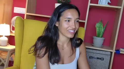 Snapshot of tia_j chatting on June 3, 3:39 pm tia_j online show from June 3, 3:39 pm