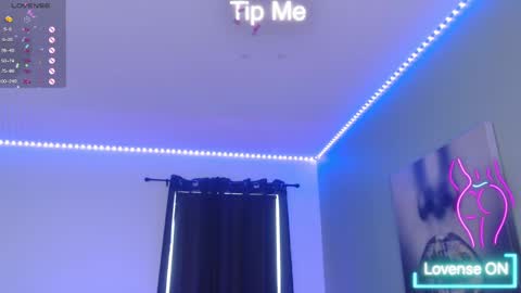 Tia Bella online show from September 18, 8:33 pm