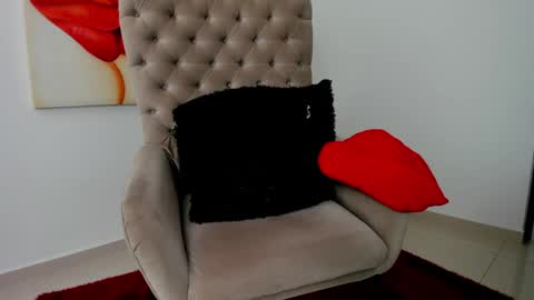 Snapshot of tiago_hannah chatting on March 22, 9:51 pm carolina online show from March 22, 9:51 pm