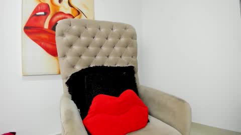 Snapshot of tiago_hannah chatting on March 27, 9:10 am carolina online show from March 27, 9:10 am