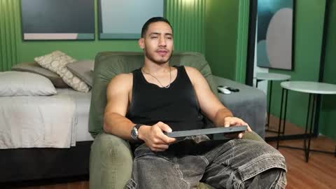 Tian Brooks online show from February 16, 2:40 am