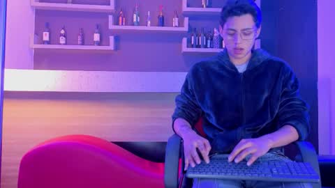 Snapshot of tian_sex chatting on May 5, 3:14 am online show from May 5, 3:14 am
