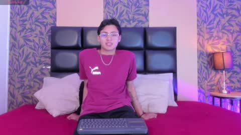 Snapshot of tian_sex chatting on May 15, 4:08 am online show from May 15, 4:08 am