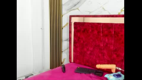 tiana_hots online show from May 2, 5:34 am