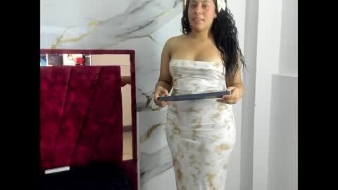 tiana_hots online show from May 5, 11:24 pm