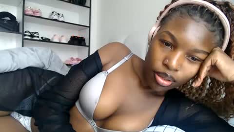 Snapshot of tiana_kay chatting on July 1, 9:44 am tiana_kay online show from July 1, 9:44 am