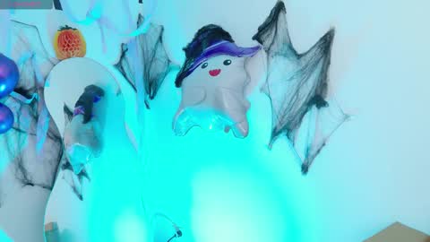 Tiana Le online show from October 23, 9:46 pm