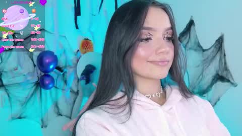 Tiana Le online show from October 25, 12:40 am