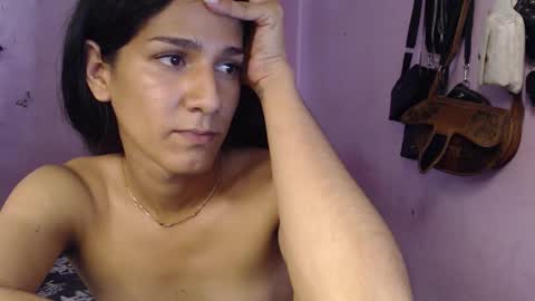 Snapshot of tianiiss_sweet chatting on November 13, 8:30 pm Tiana online show from November 13, 8:30 pm