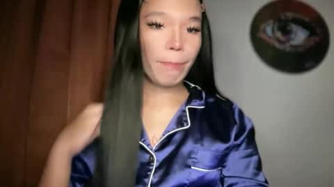 Snapshot of tiaragodhere chatting on May 3, 12:49 am Ms. Tiara online show from May 3, 12:49 am