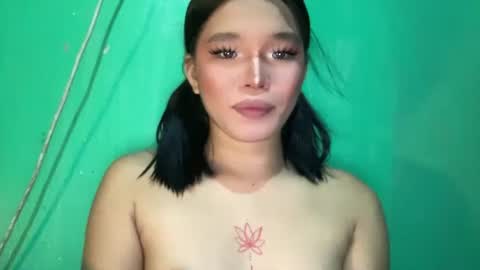 Snapshot of tiaragodhere chatting on May 27, 3:25 am Ms. Tiara online show from May 27, 3:25 am