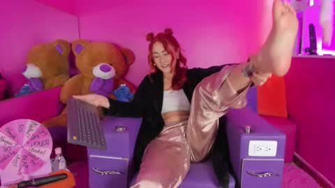Snapshot of tiarha_18 chatting on February 11, 6:18 am TIARHA 18 online show from February 11, 6:18 am