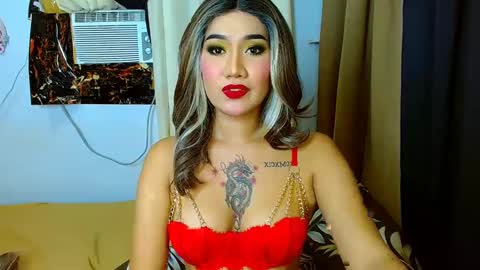 Snapshot of tiarrafoxs chatting on December 26, 6:12 pm tiarrafoxs online show from December 26, 6:12 pm