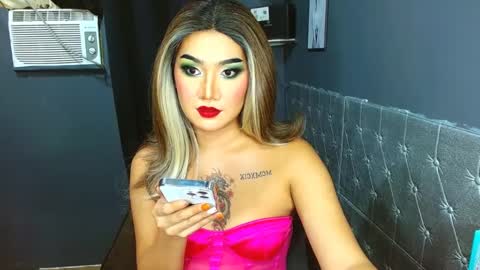 Snapshot of tiarrafoxs chatting on March 5, 12:11 pm tiarrafoxs online show from March 5, 12:11 pm