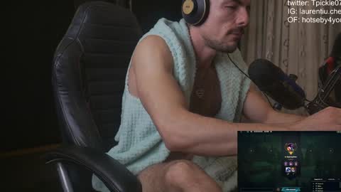 tickle_my_pickle07 online show from December 2, 4:42 pm