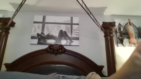 ticklemepink696969 online show from December 3, 4:50 pm