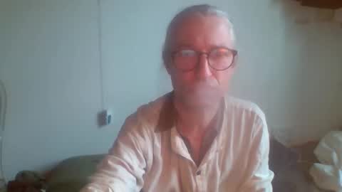 tiddles12345 online show from April 13, 5:40 pm