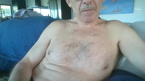 JustMe online show from February 1, 4:44 pm