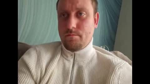 Snapshot of tieduphero chatting on May 10, 11:48 am tieduphero online show from May 10, 11:48 am