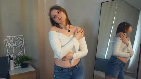 Lily online show from March 13, 8:43 am