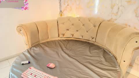 Tifani brown online show from February 3, 12:10 pm