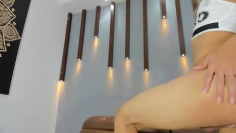 tifanny_doll01 online show from November 1, 9:39 pm