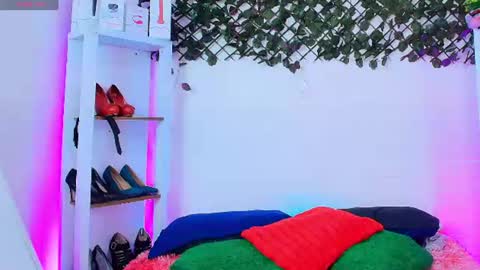 Tifanny Nails  online show from June 9, 6:19 pm