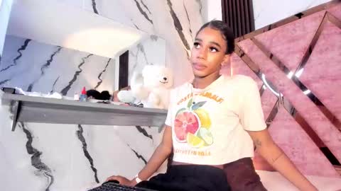 Tifanny online show from February 3, 6:57 pm