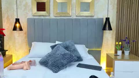 Dana Montoya online show from November 20, 8:30 pm