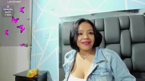 Snapshot of tiffanny_rose_ chatting on January 3, 6:14 pm Sara online show from January 3, 6:14 pm