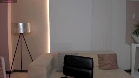 Tiffanny Sins online show from November 16, 11:32 pm