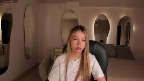 Snapshot of tiffannysins chatting on May 27, 3:03 am Tiffanny Sins online show from May 27, 3:03 am