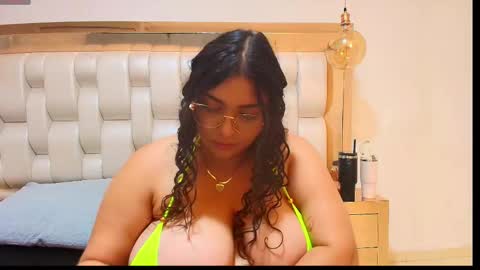 Snapshot of tiffantyandstacy chatting on November 29, 7:50 pm Tiffany and Stacy online show from November 29, 7:50 pm