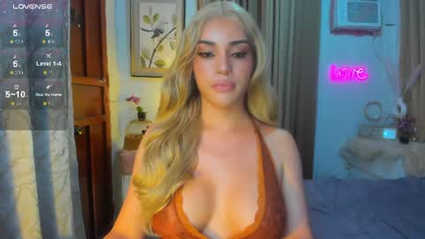 Snapshot of tiffany_cams chatting on June 10, 6:29 pm Tiffany online show from June 10, 6:29 pm