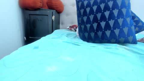 Snapshot of tiffany_hot19_ chatting on February 13, 8:24 pm tiffany online show from February 13, 8:24 pm