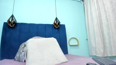 Snapshot of tiffany_hot19_ chatting on November 30, 1:53 am tiffany online show from November 30, 1:53 am