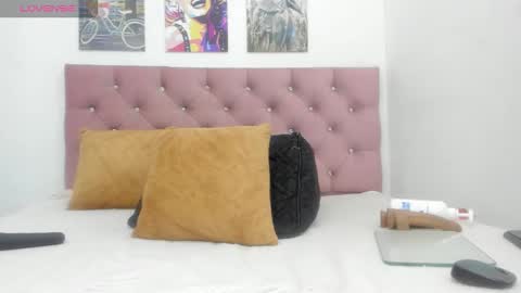 tiffany  online show from December 21, 1:02 am