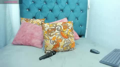 Snapshot of tiffany_hot19_ chatting on May 22, 1:24 am tiffany online show from May 22, 1:24 am
