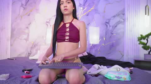 tiffany_yi online show from June 3, 1:46 pm
