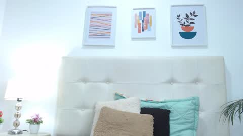 Snapshot of tiffanyfox_1 chatting on March 5, 12:00 pm Tifanny Fox online show from March 5, 12:00 pm