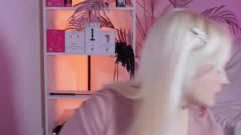 tiffanyjons online show from March 17, 6:11 pm