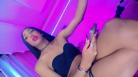 Snapshot of tiffanymackensyy69 chatting on June 2, 1:24 pm tiffanymackensyy69 online show from June 2, 1:24 pm