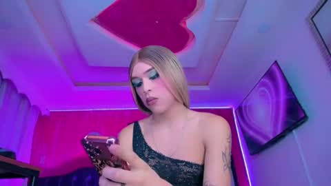 Snapshot of tiffanymackensyy69 chatting on July 25, 11:02 pm tiffanymackensyy69 online show from July 25, 11:02 pm