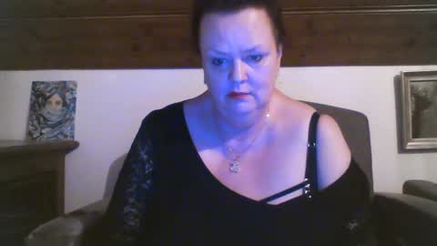 TiffanyMature online show from April 3, 8:40 pm