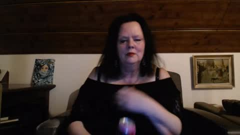 TiffanyMature online show from April 28, 8:14 pm