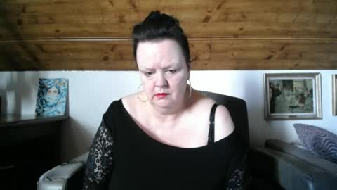 TiffanyMature online show from April 29, 8:18 am