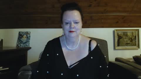 Snapshot of tiffanymature chatting on May 3, 8:15 pm TiffanyMature online show from May 3, 8:15 pm