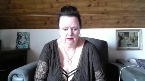 Snapshot of tiffanymature chatting on May 5, 9:17 am TiffanyMature online show from May 5, 9:17 am