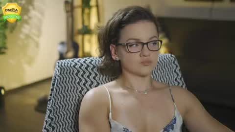 tiffanyriox online show from August 6, 1:51 am